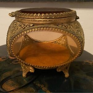 VINTAGE JEWELRY BOX